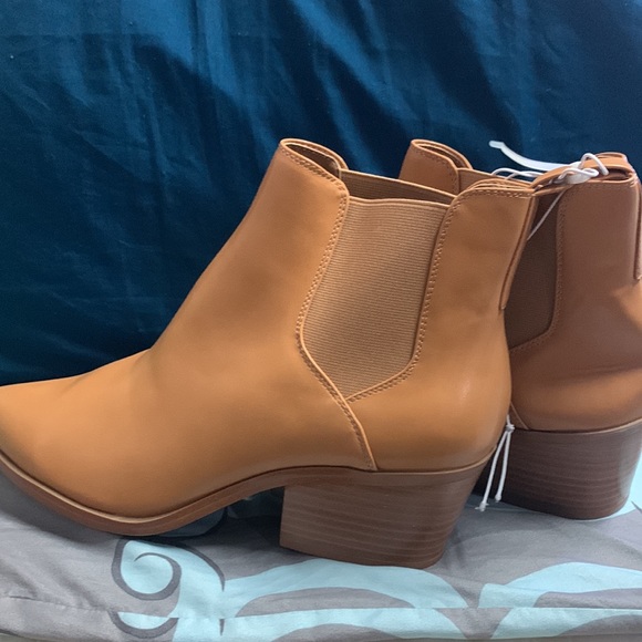Women's Sylvie Ankle Boots - Universal Thread™ - Picture 4 of 4